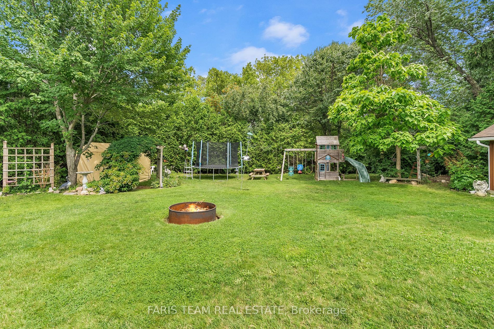 105 Bayview Dr
