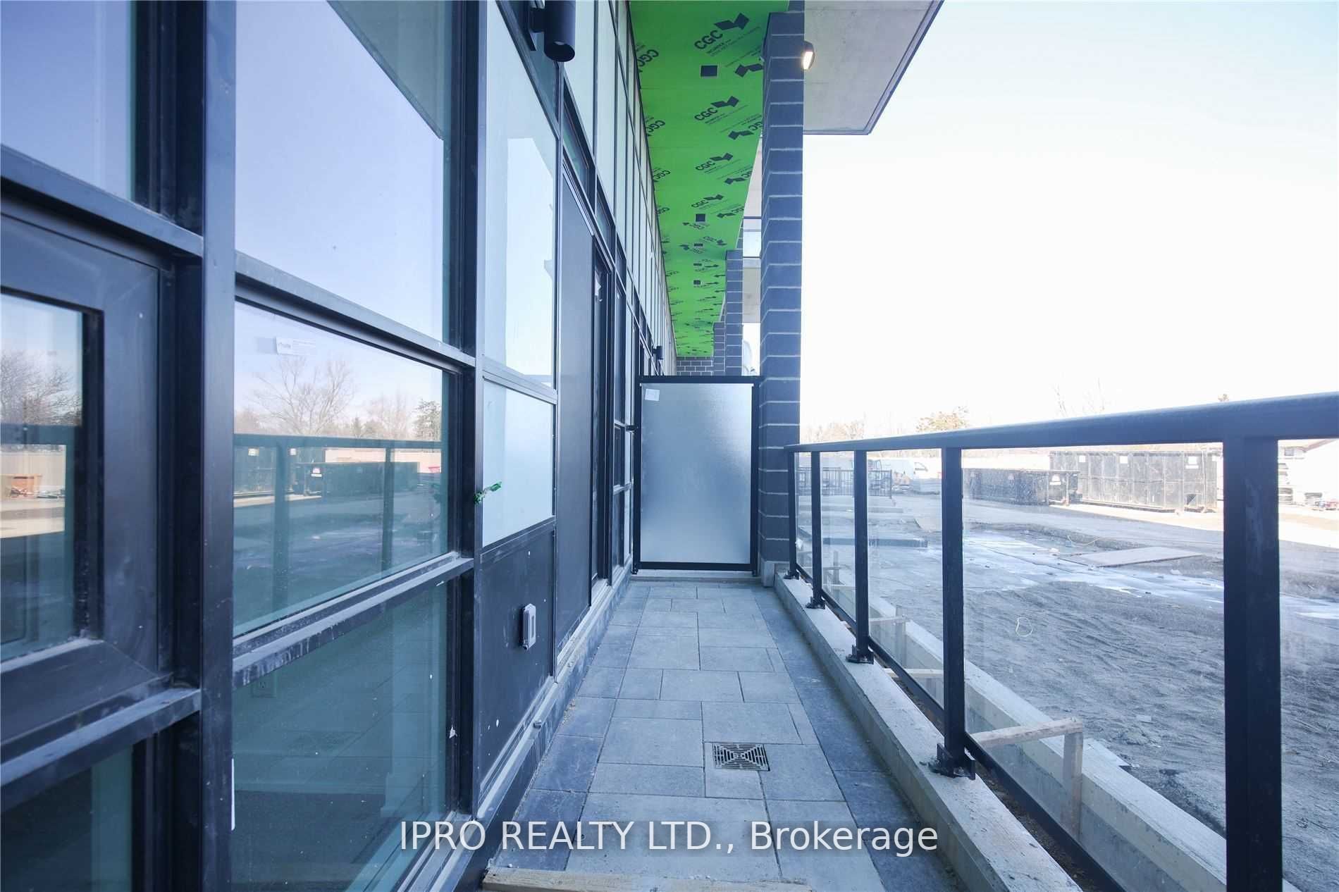 681 Yonge St, #111