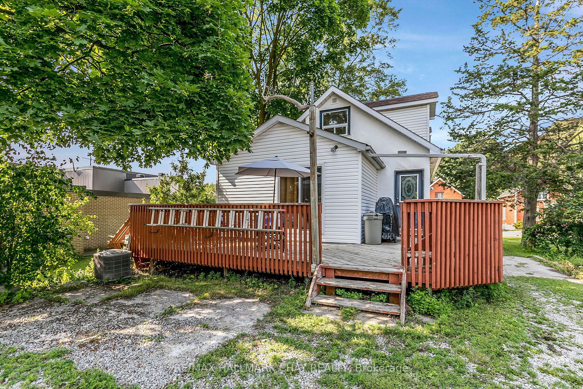 114 Burton Ave