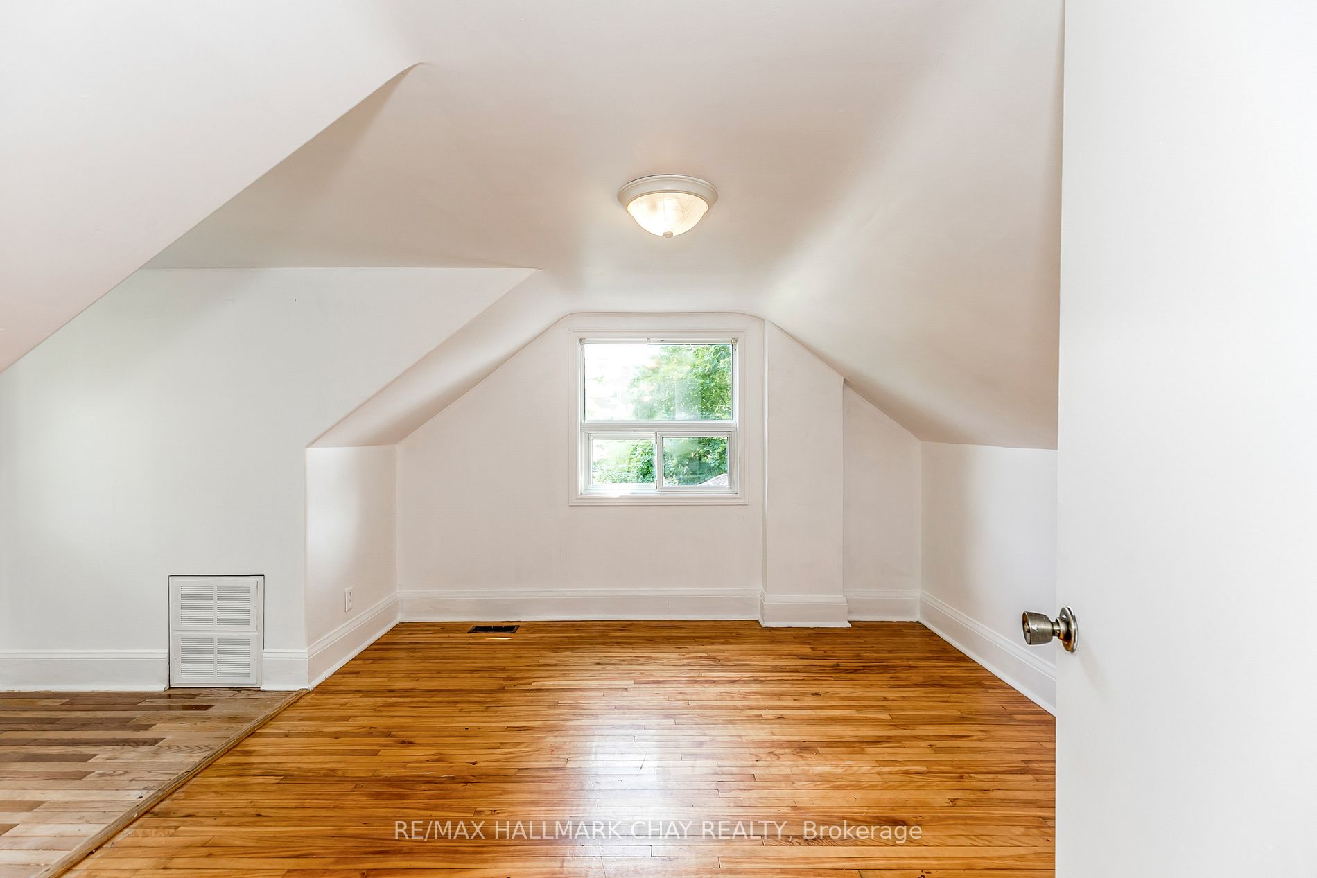 114 Burton Ave