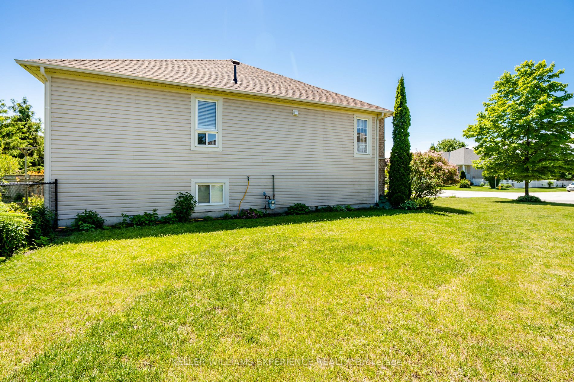 Listing S6734582 - Large Photo # 32