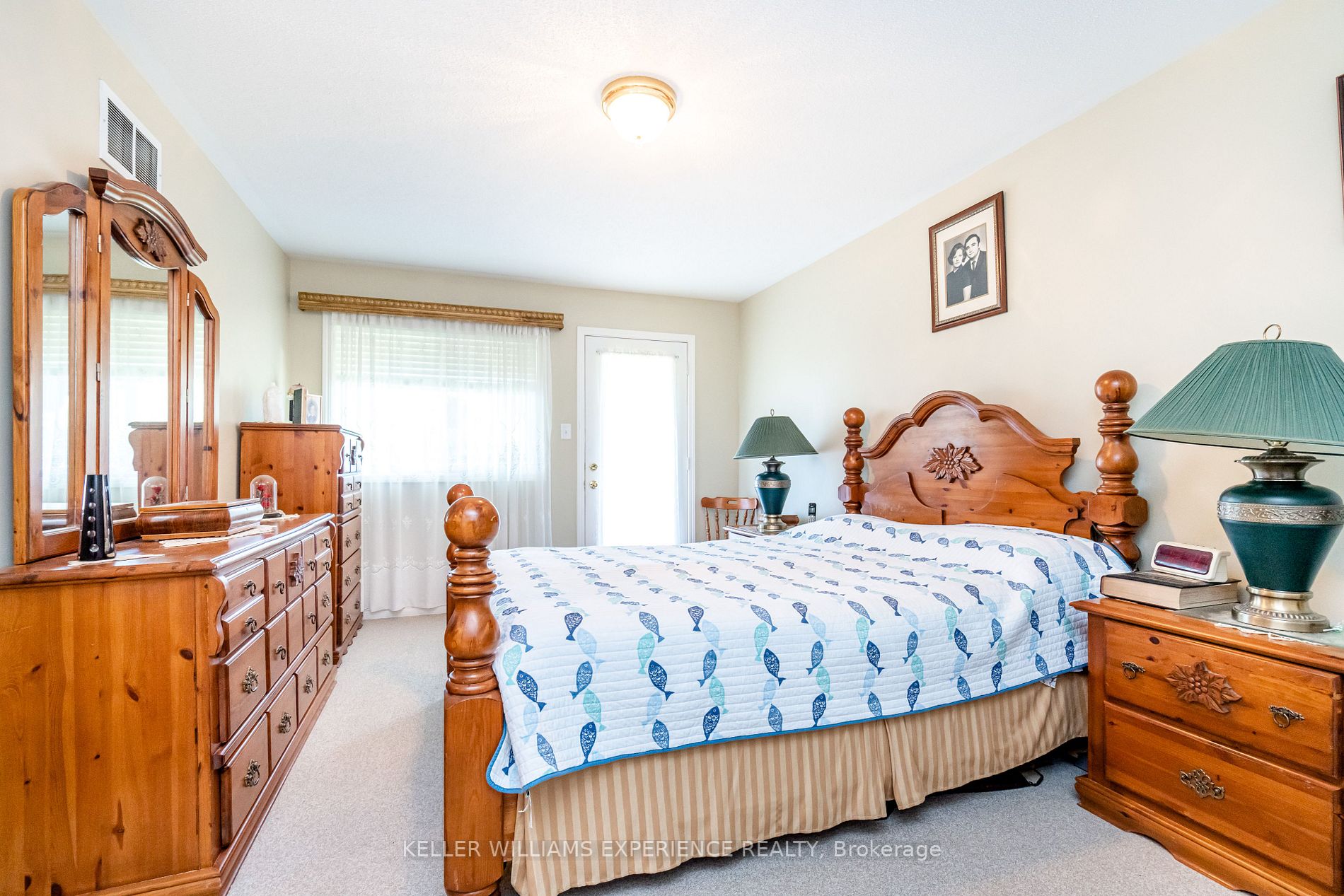 Listing S6734582 - Large Photo # 14