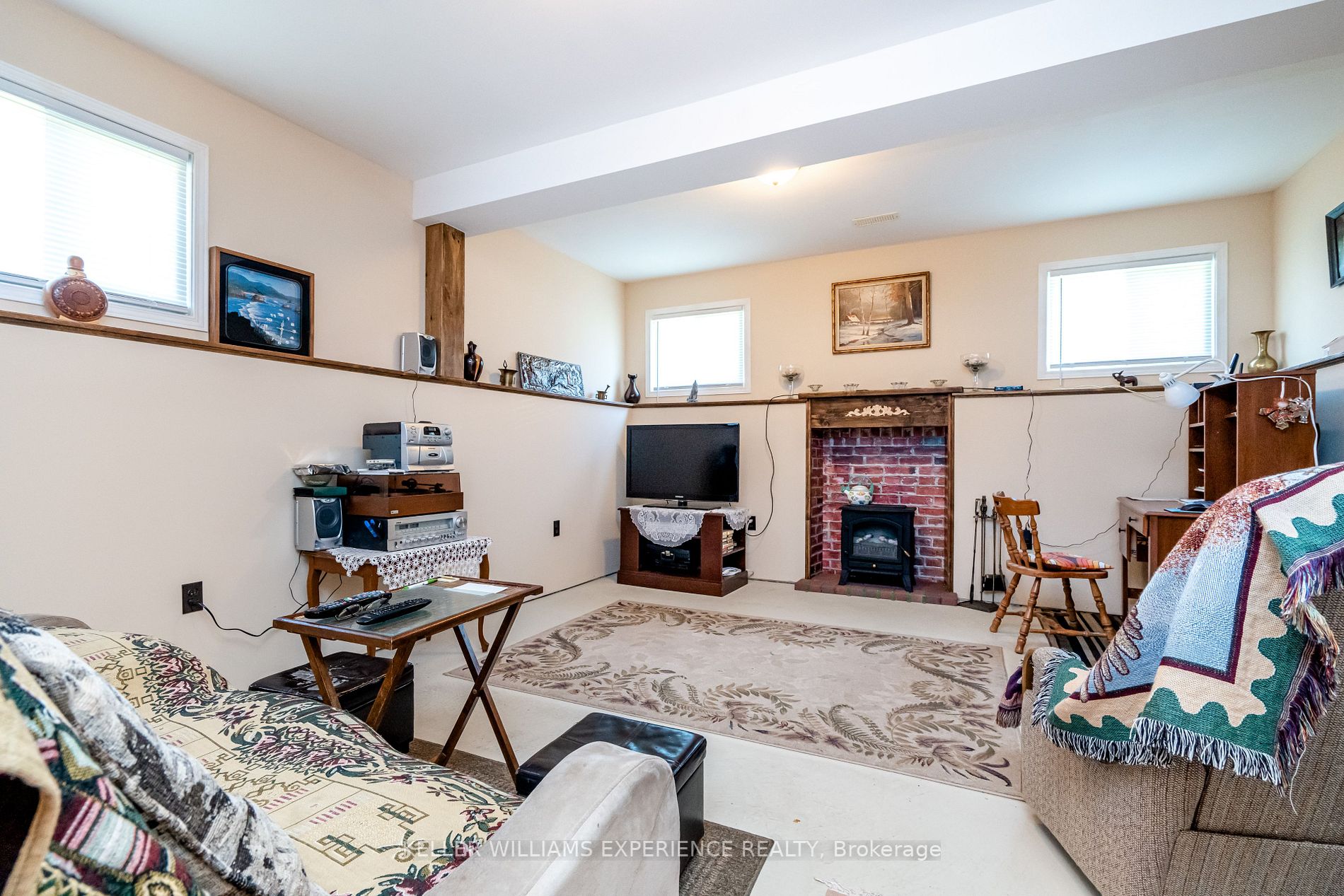 Listing S6734582 - Large Photo # 19