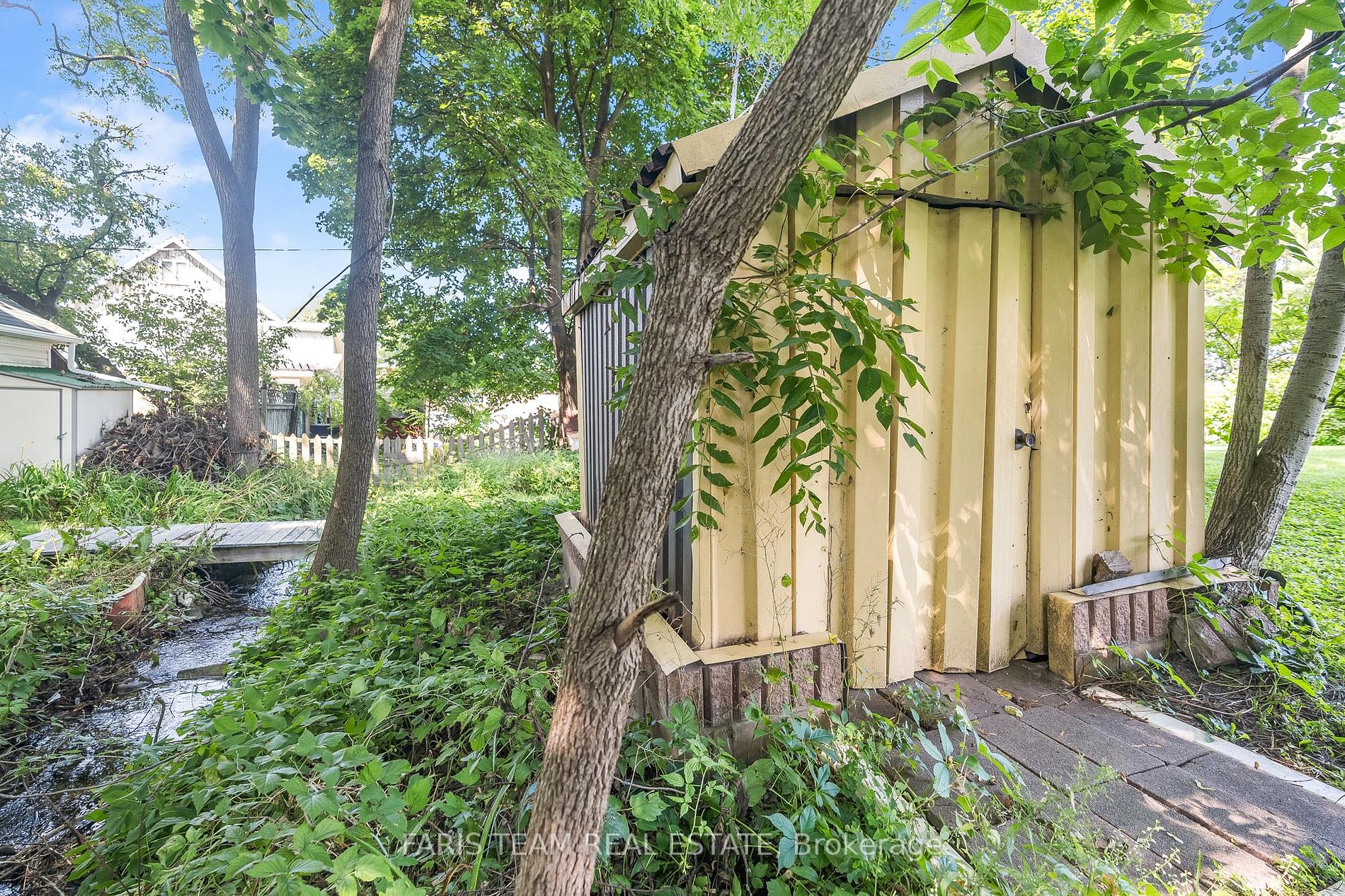 121 Burton Ave