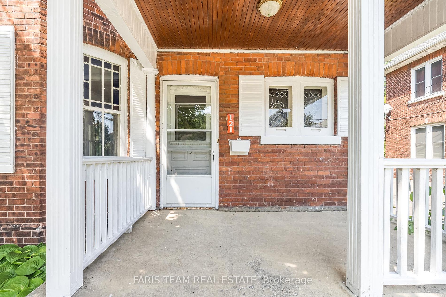 121 Burton Ave