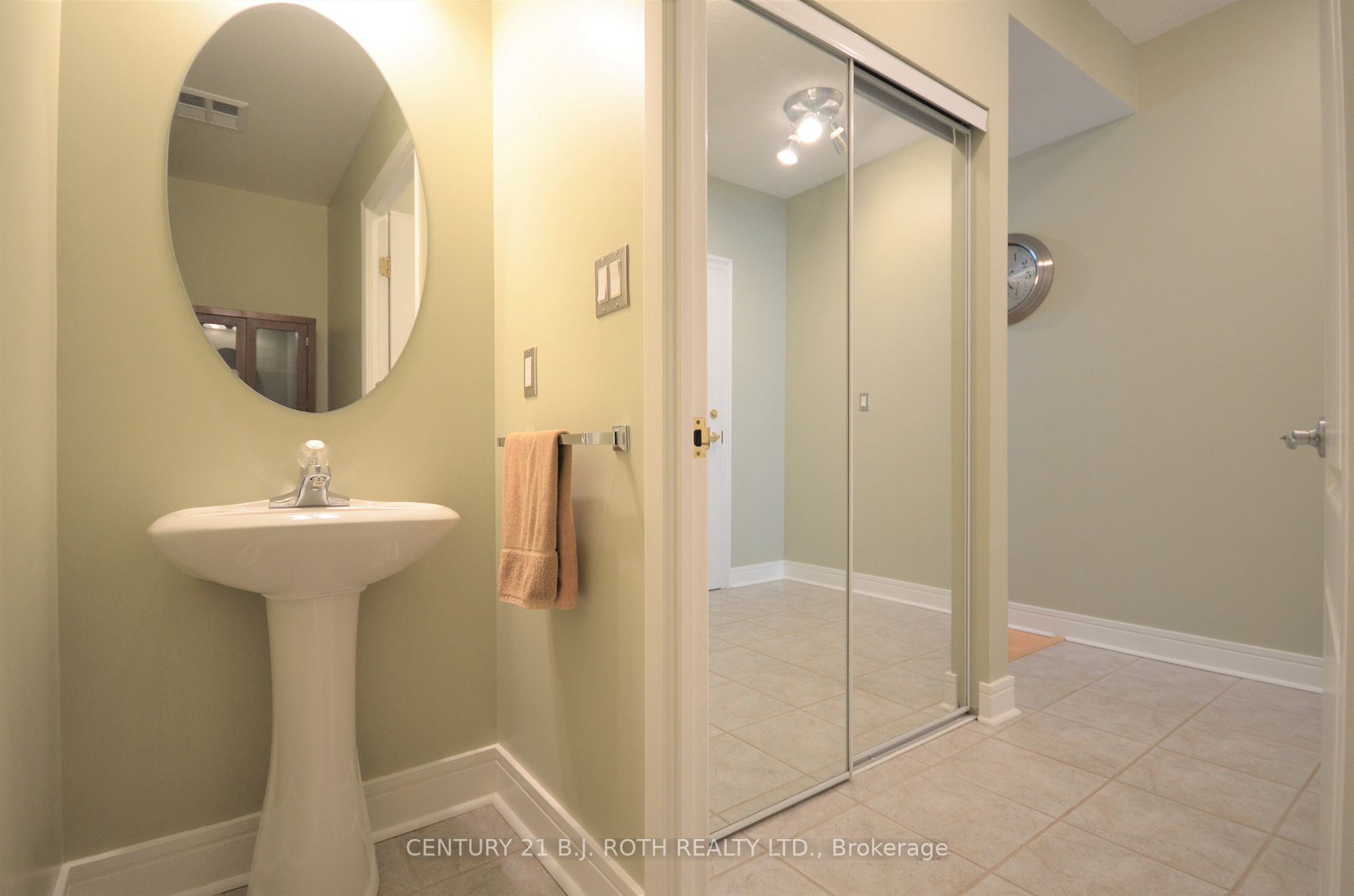 2 Toronto St, #1207