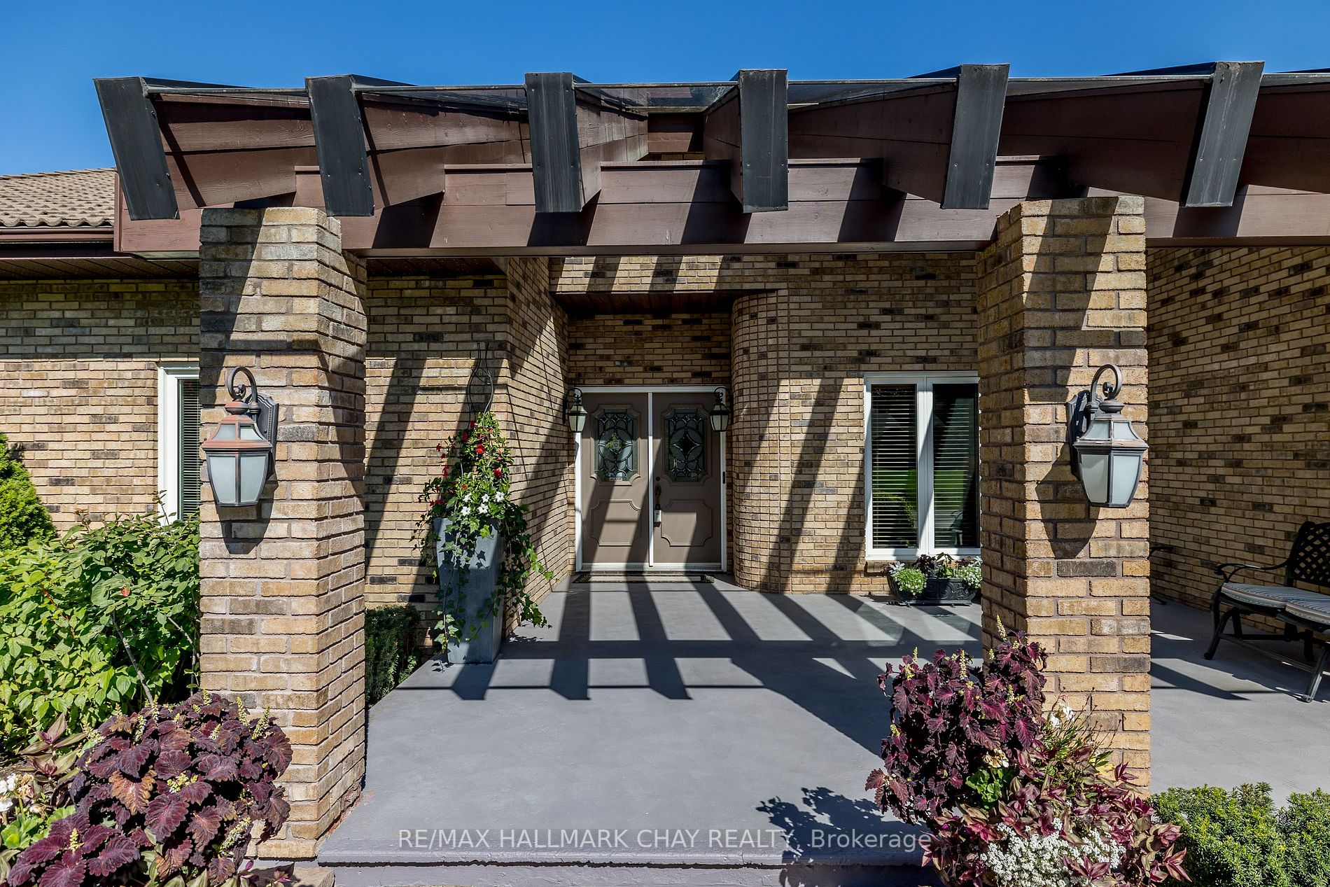 16 Lilac Lane