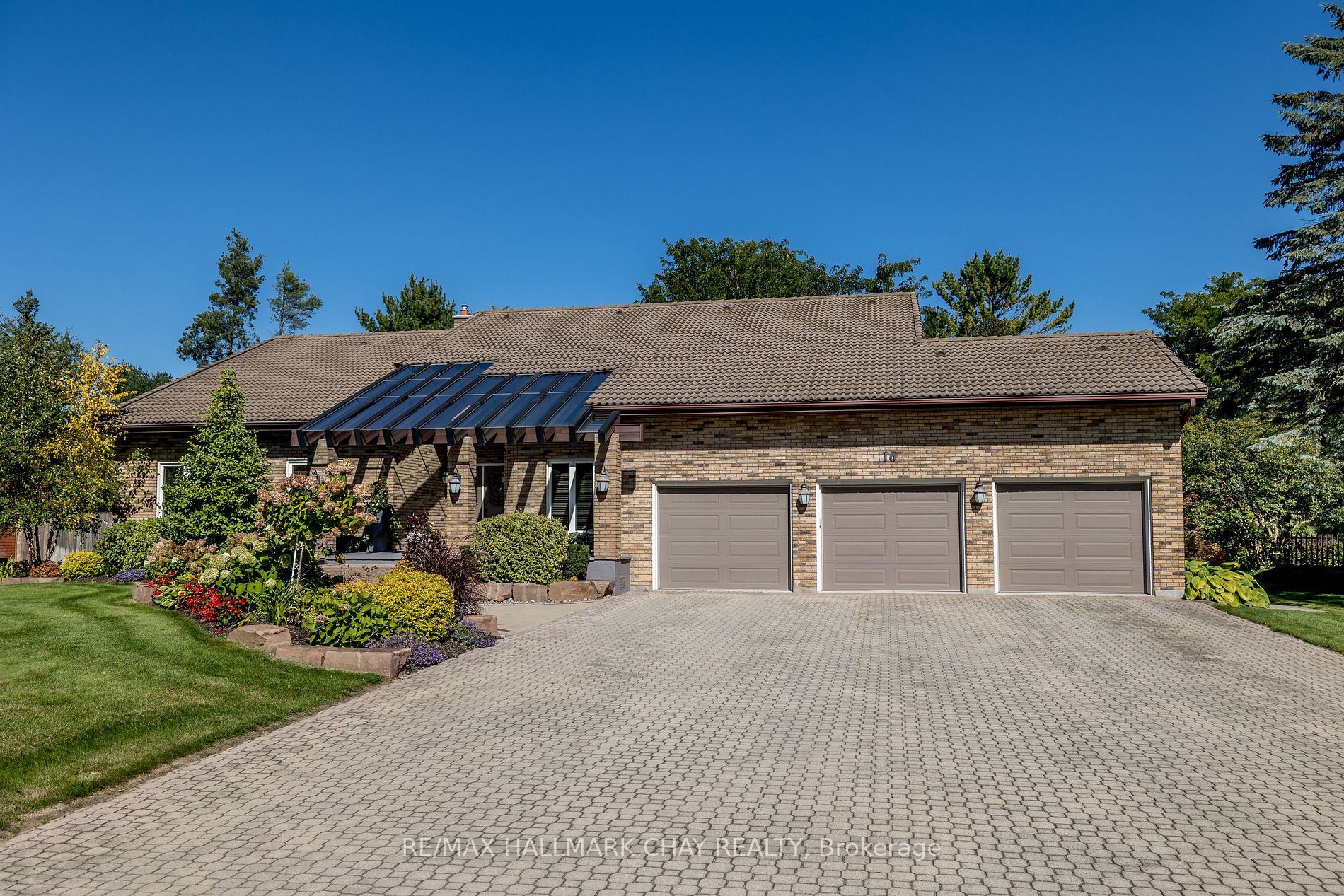 16 Lilac Lane