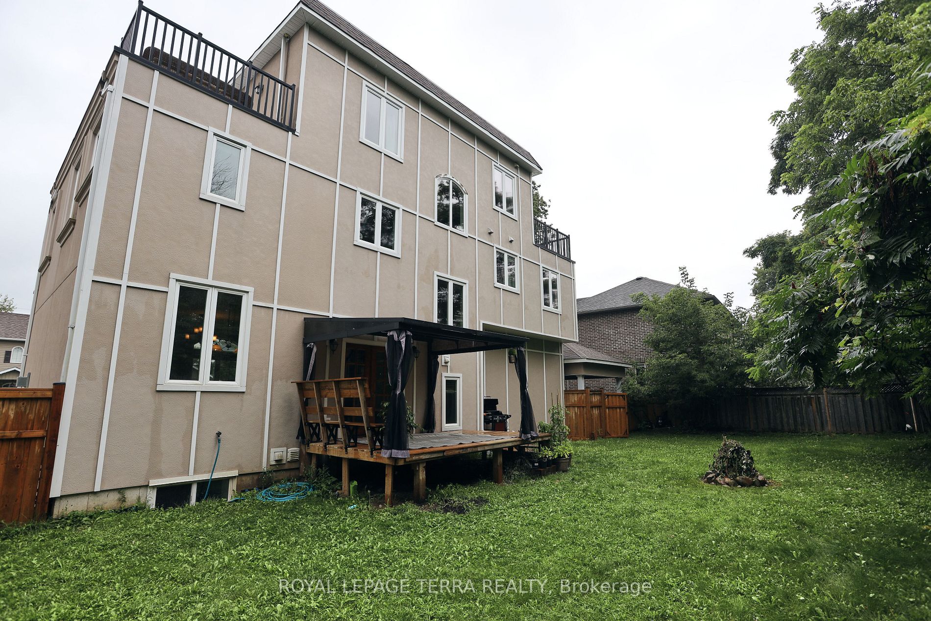 16 Gray Lane