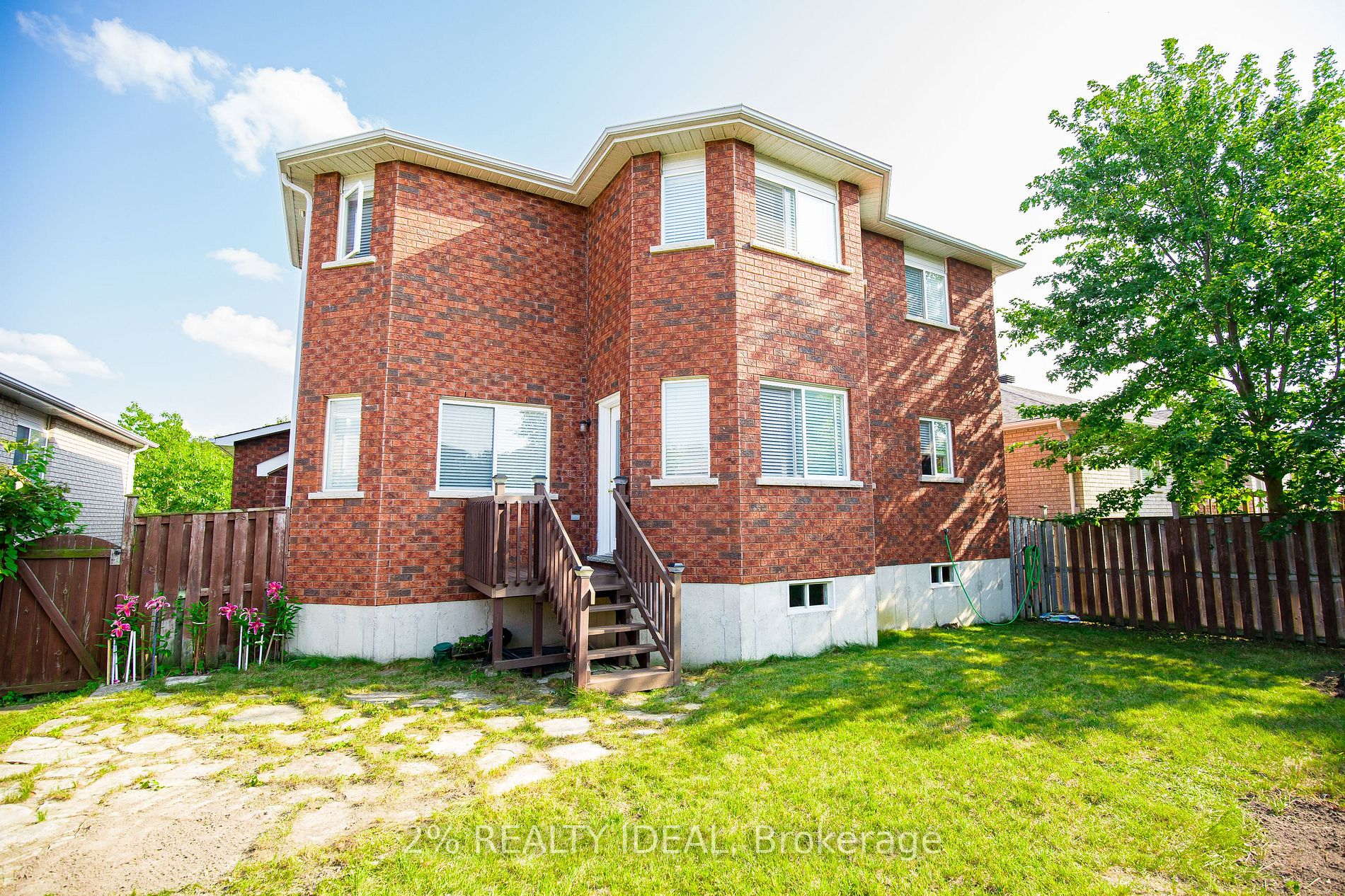 82 Sproule Dr