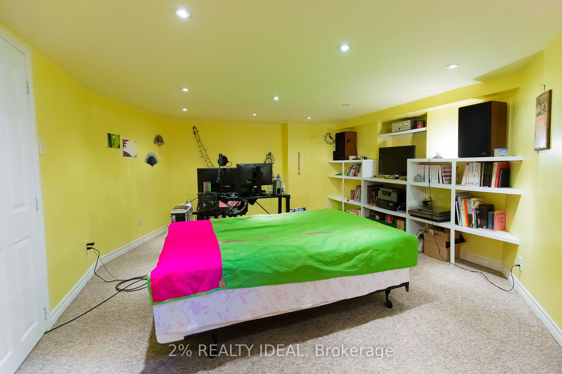 82 Sproule Dr