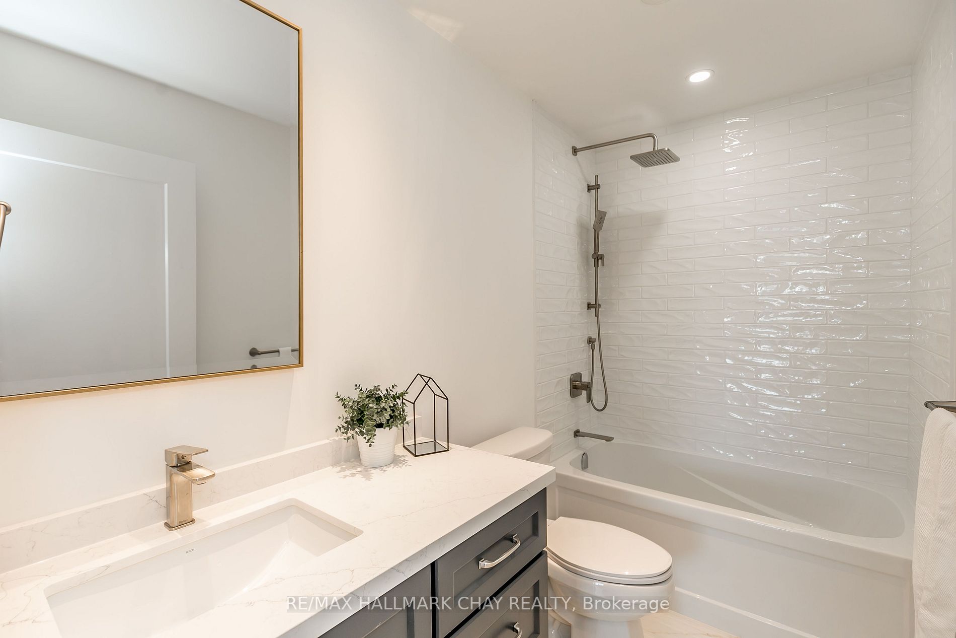 6 Toronto St, #801