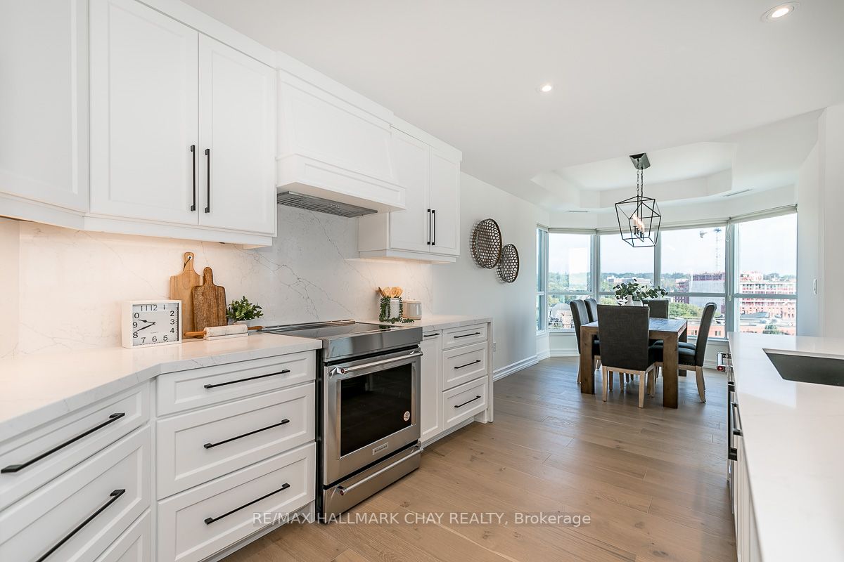6 Toronto St, #801
