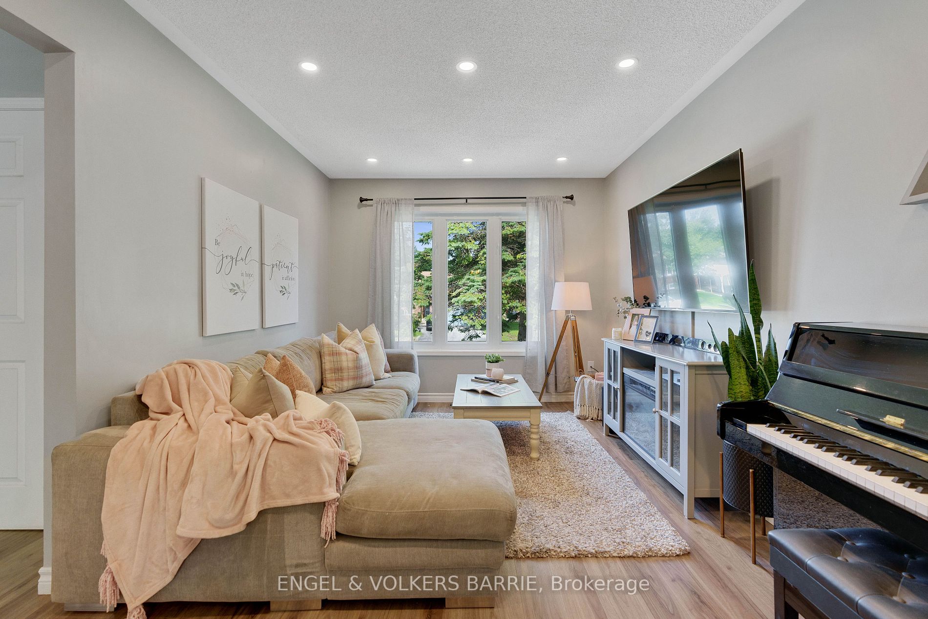 78 Leo Blvd