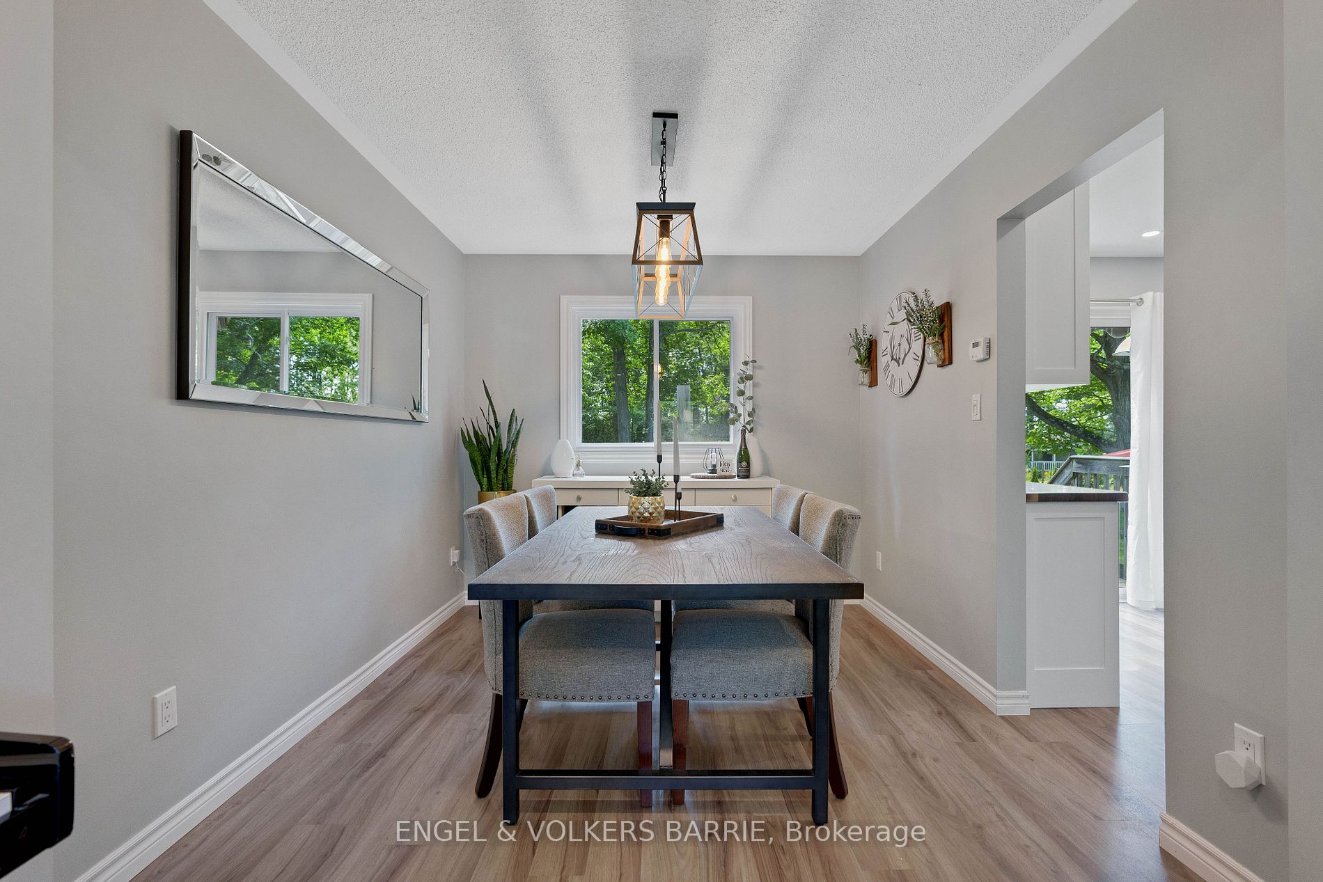 78 Leo Blvd