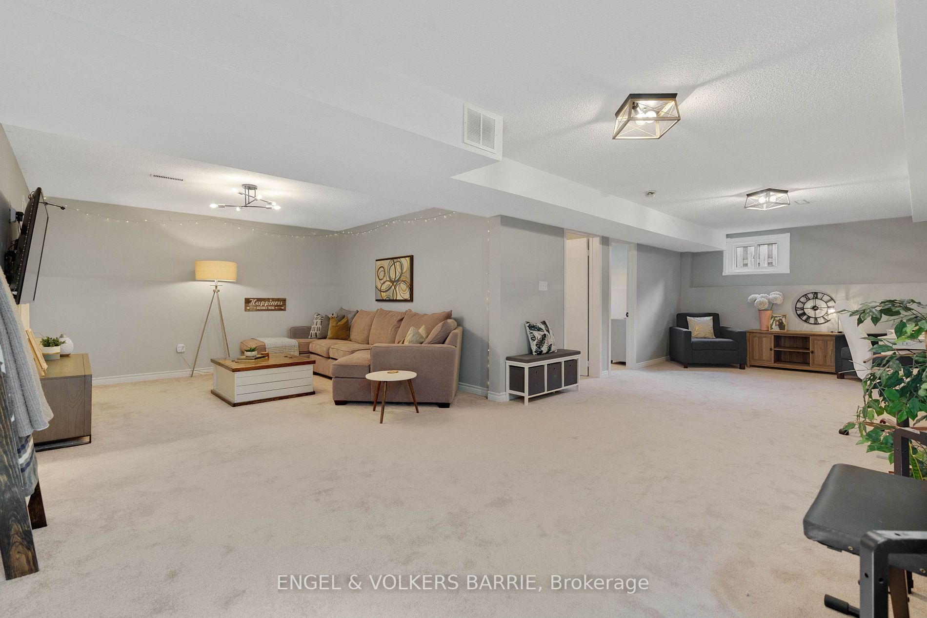 78 Leo Blvd