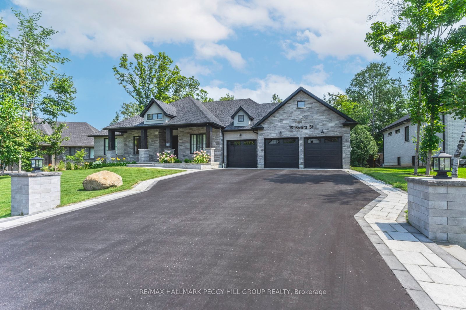 19 Byers St