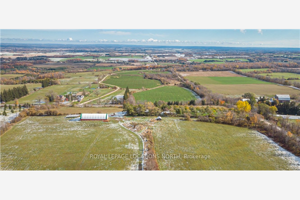 7958 21/22 Sd Rd S, Clearview