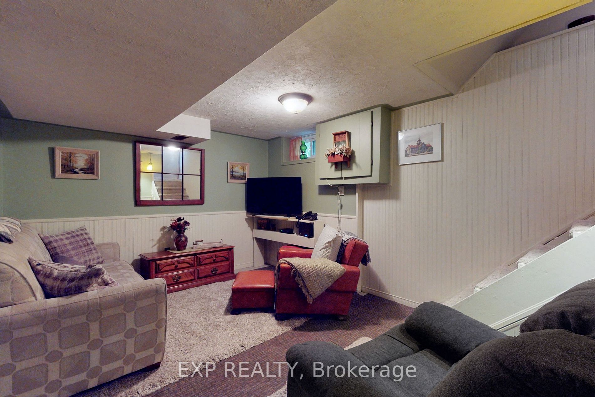 71 Heyden Ave