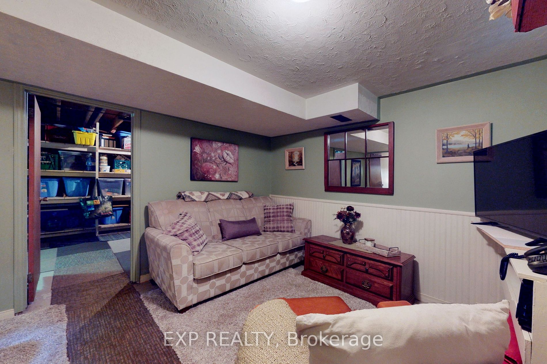 71 Heyden Ave