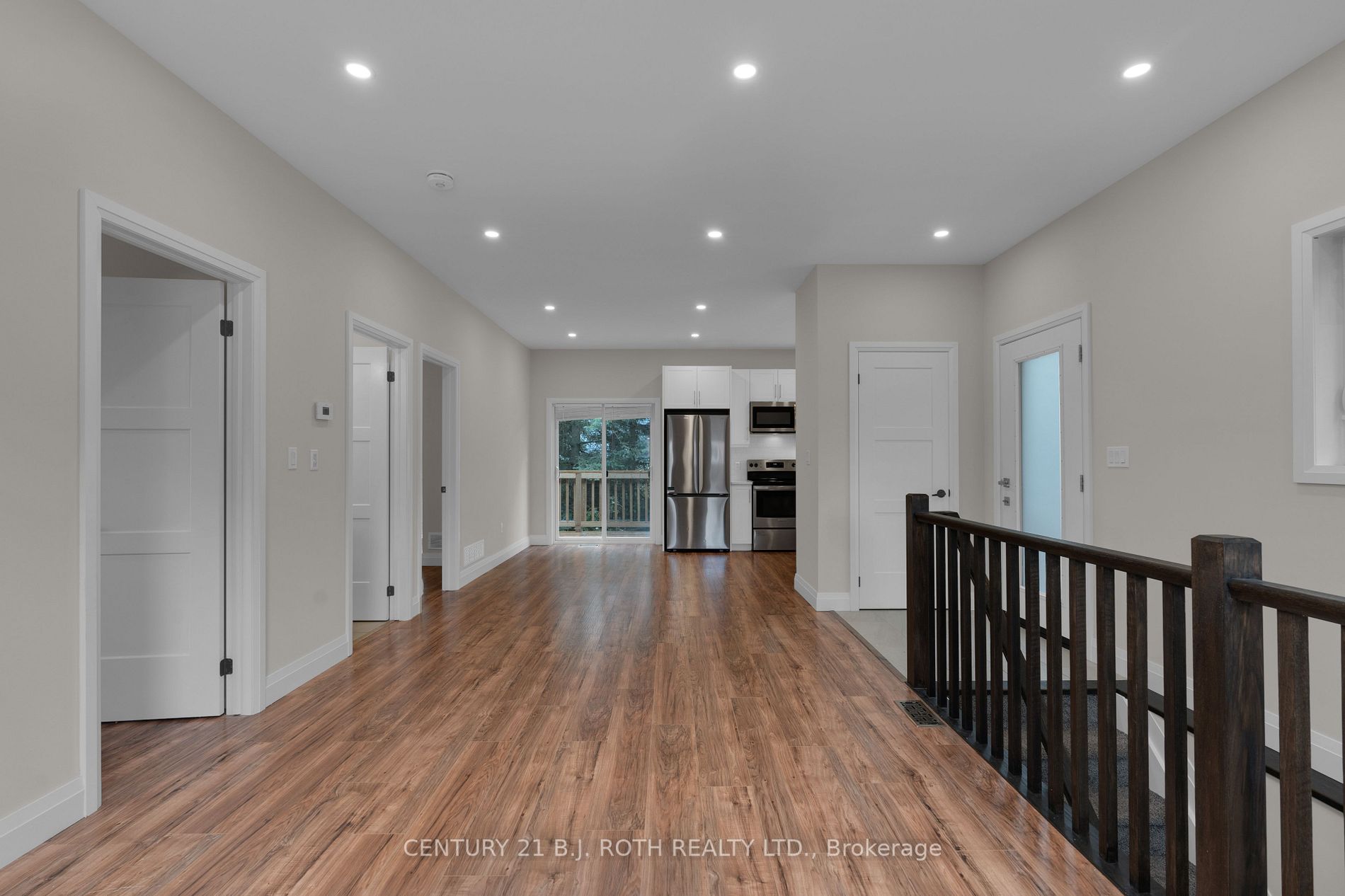 369 Mississaga St W