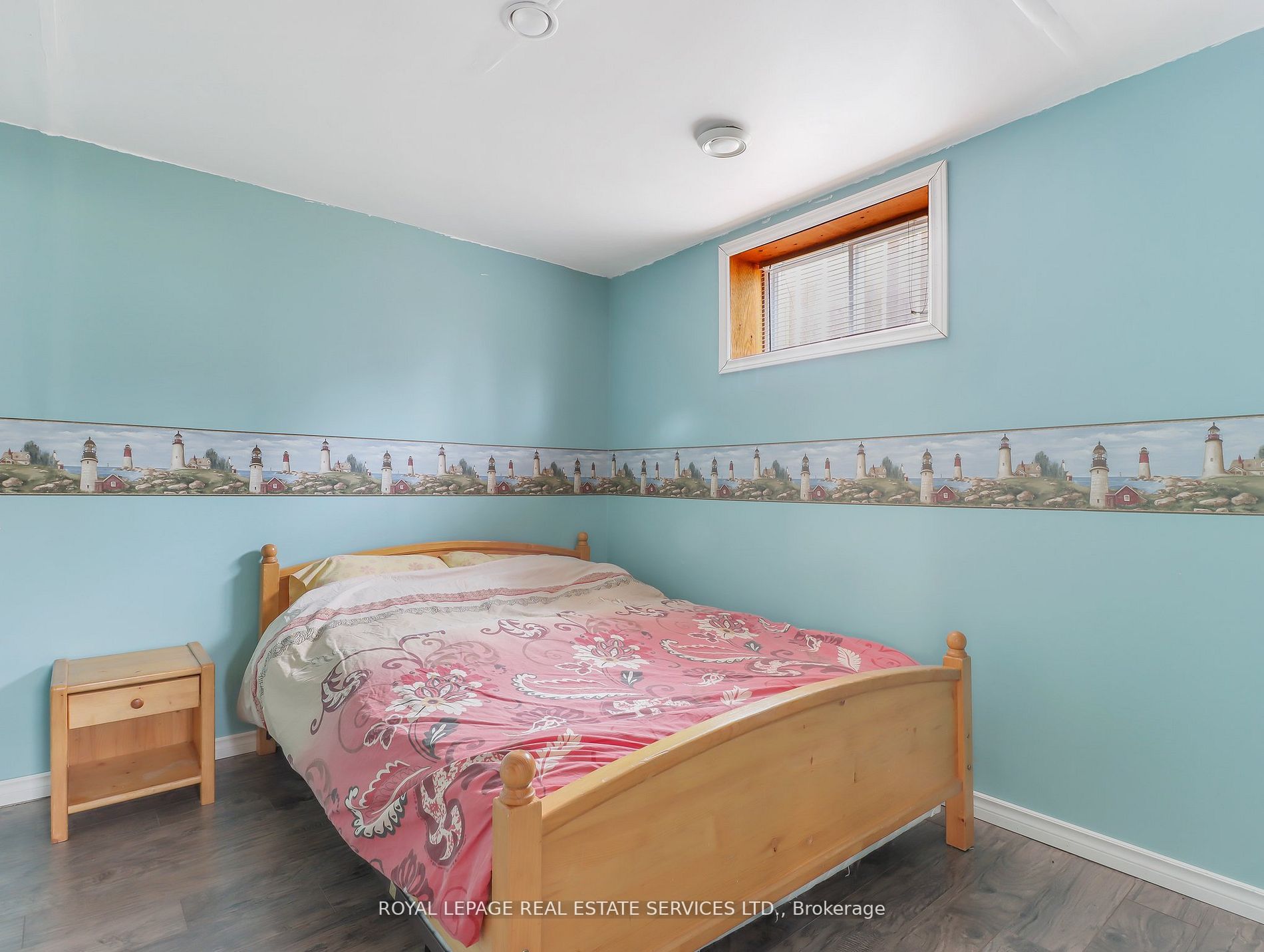 37 St. Laurent Boulevard S