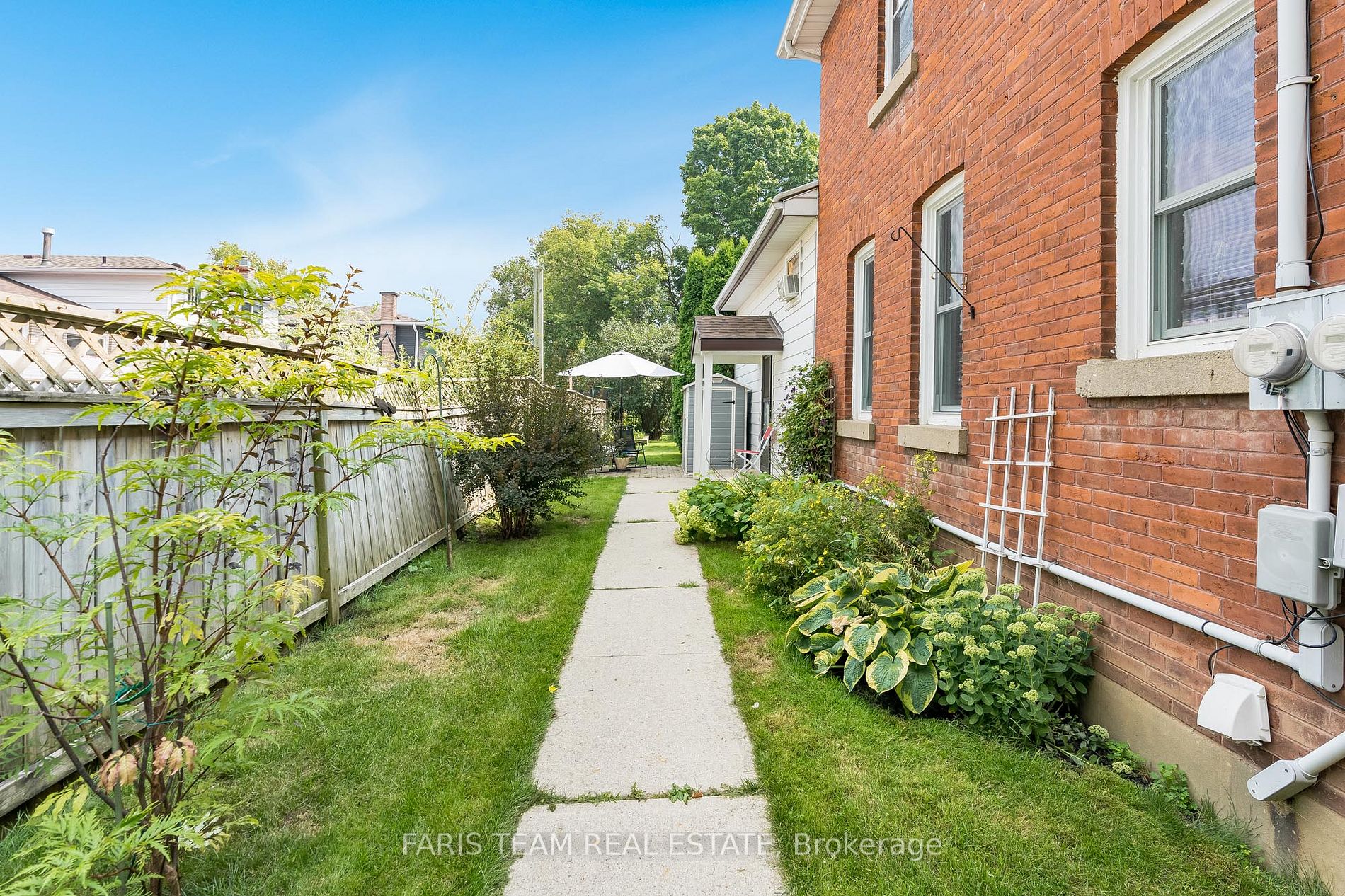 43 Queen Street E