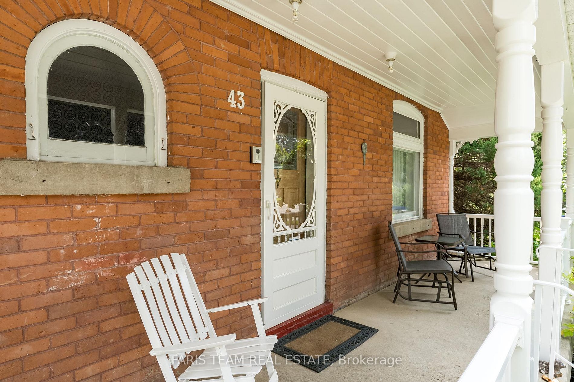 43 Queen Street E