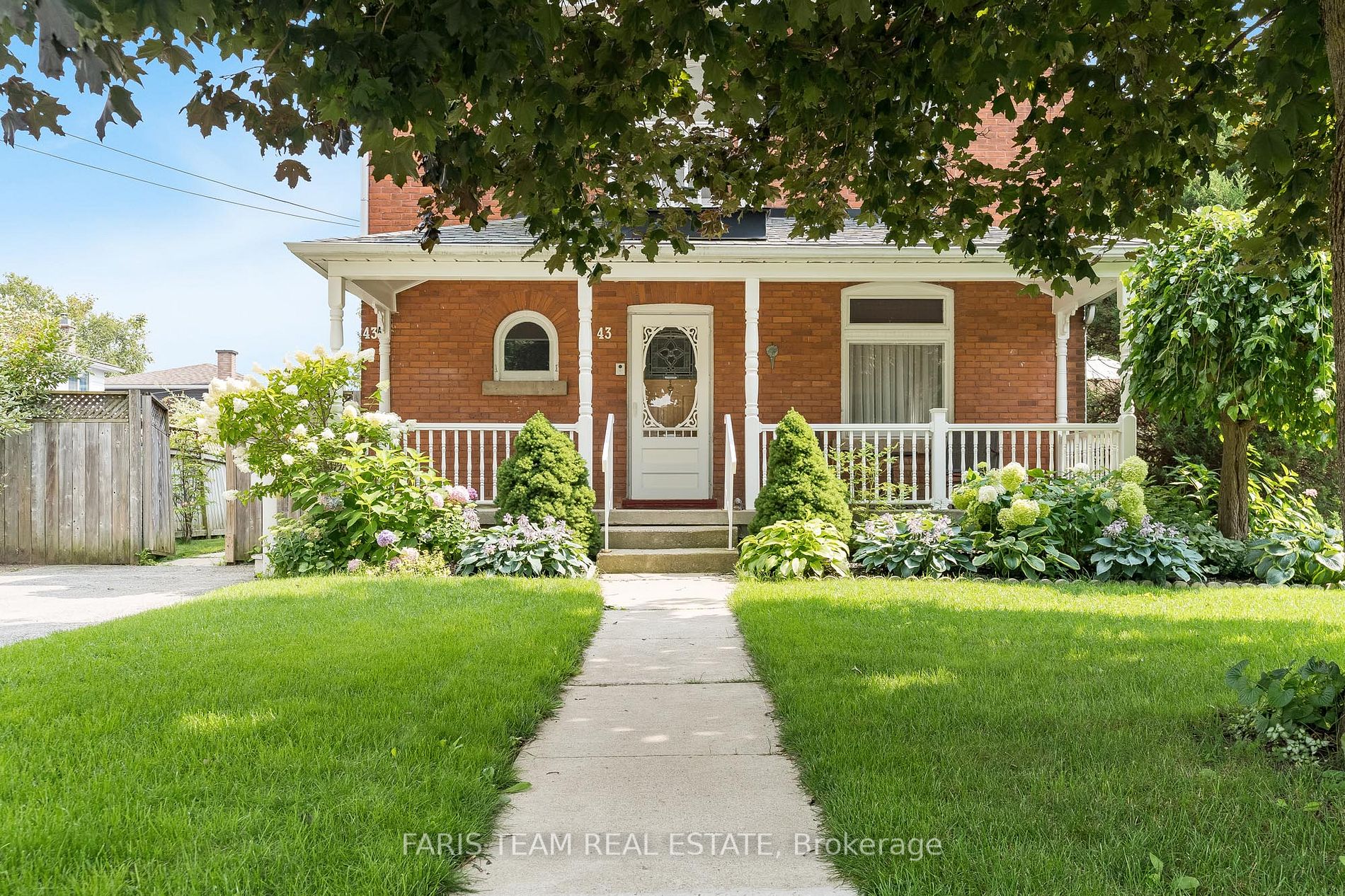 43 Queen Street E