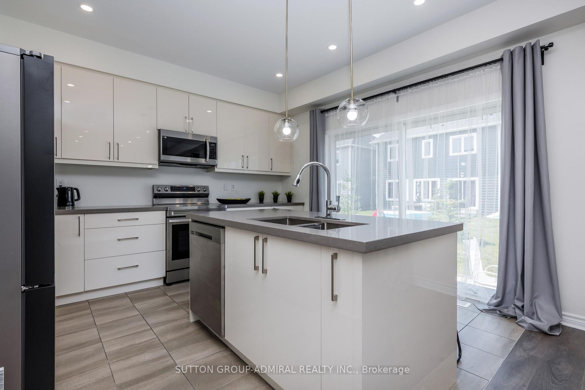 19 Bobolink Drive