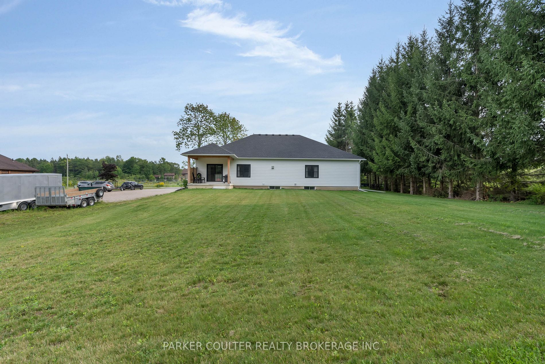 366 Moonstone Rd E