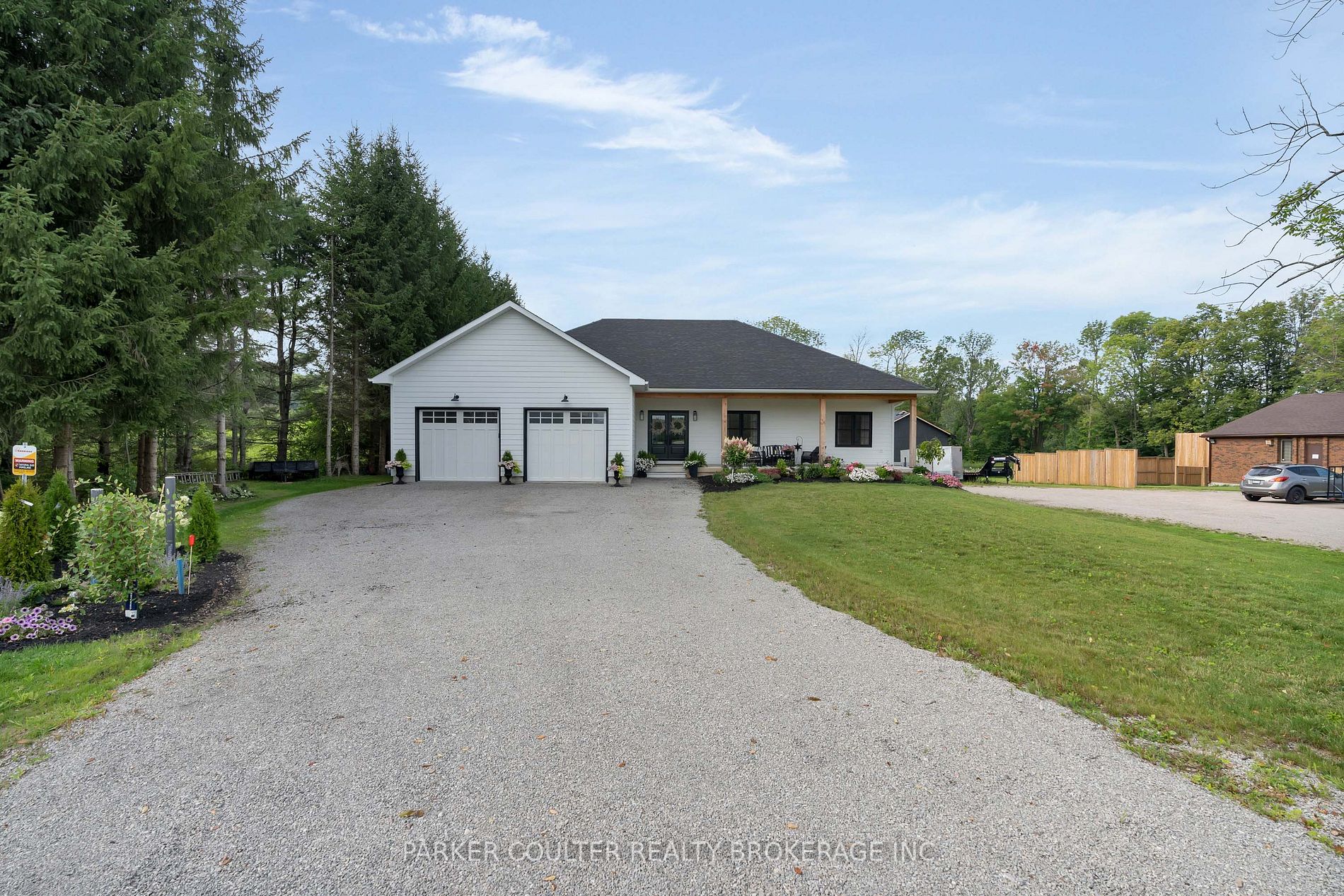 366 Moonstone Rd E