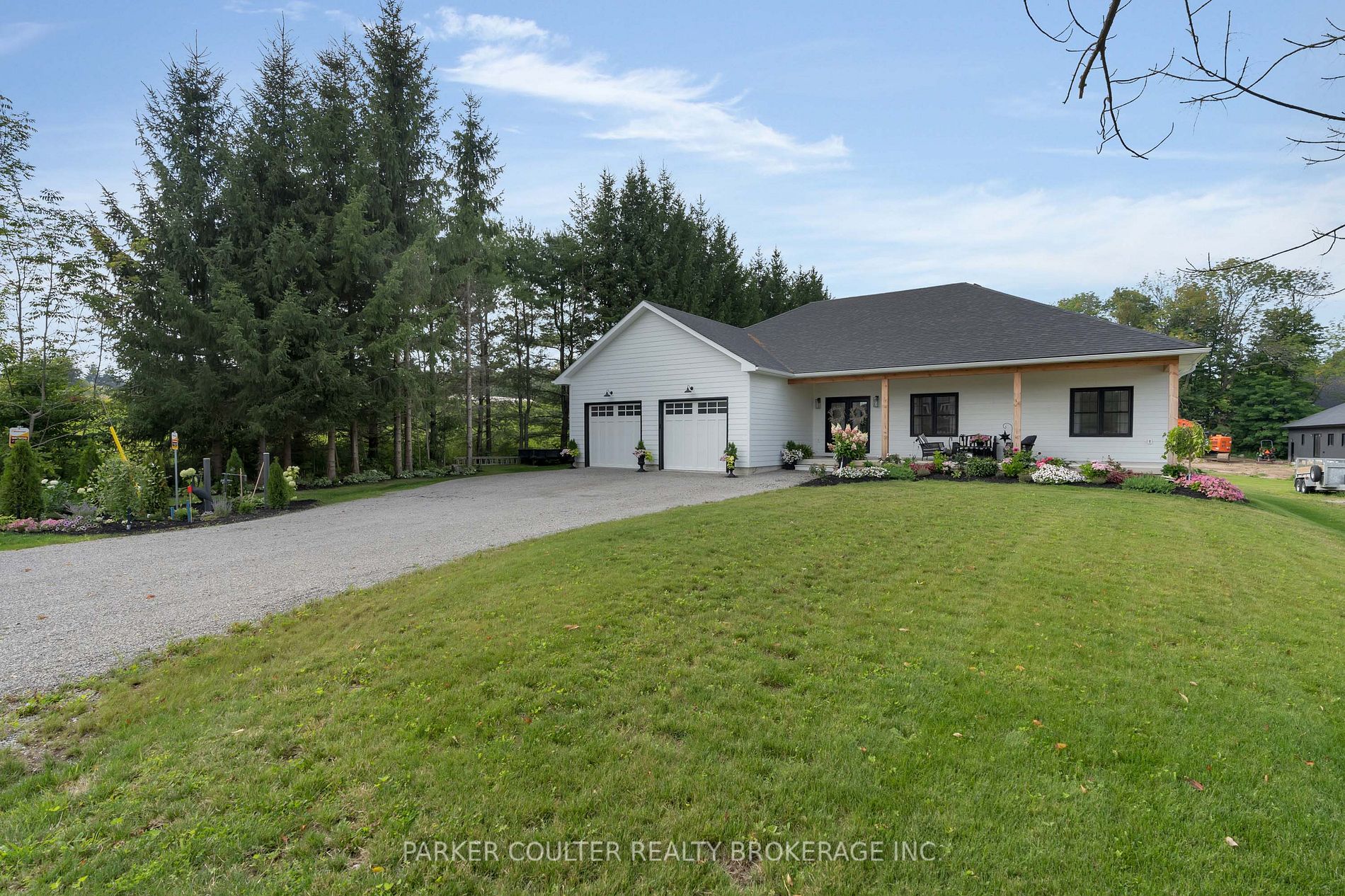 366 Moonstone Rd E