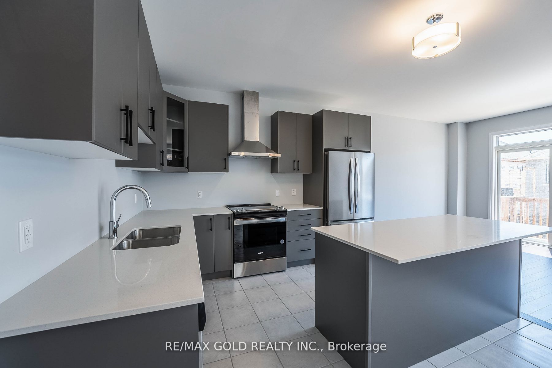 18 Sweet Cicely St
