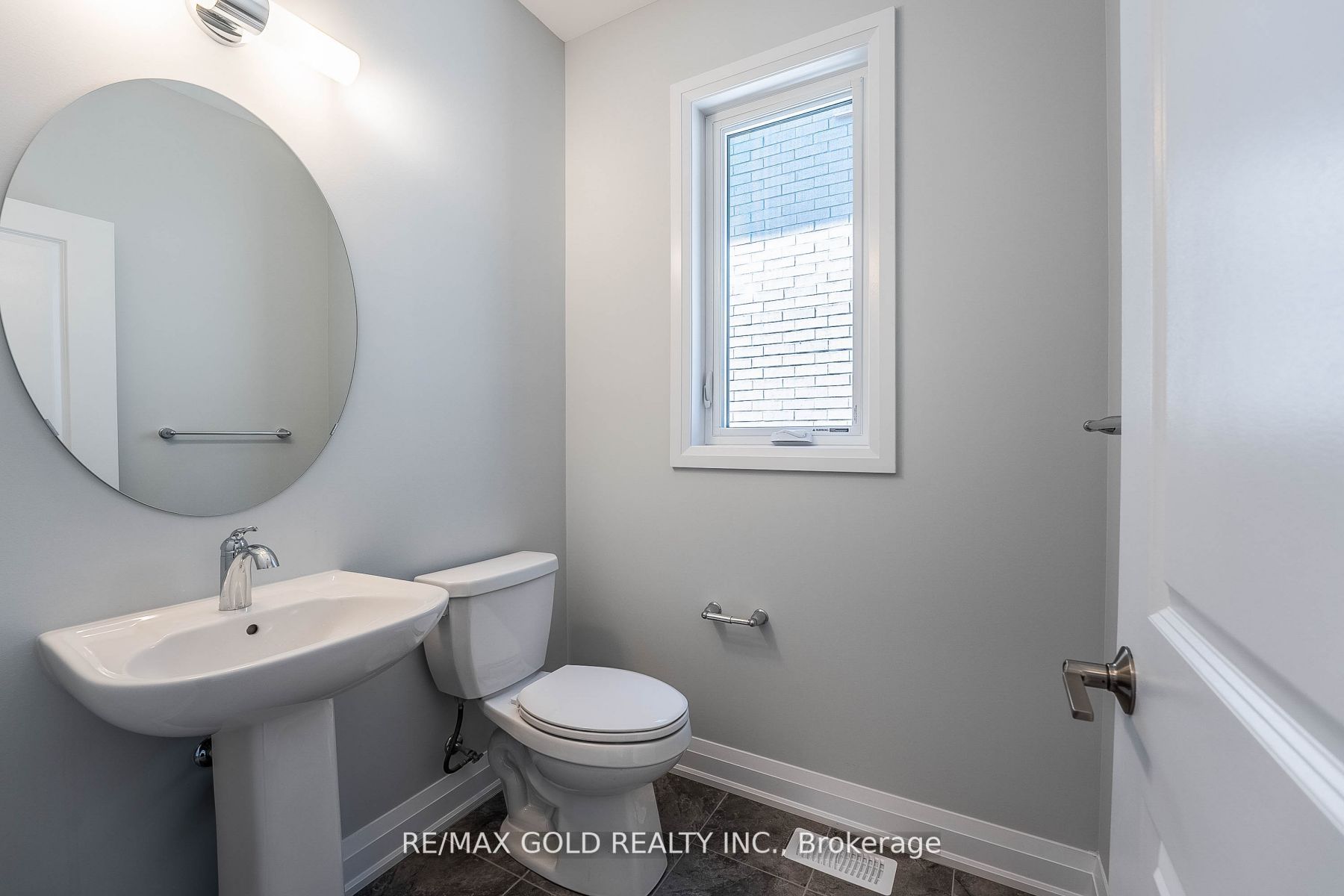 18 Sweet Cicely St
