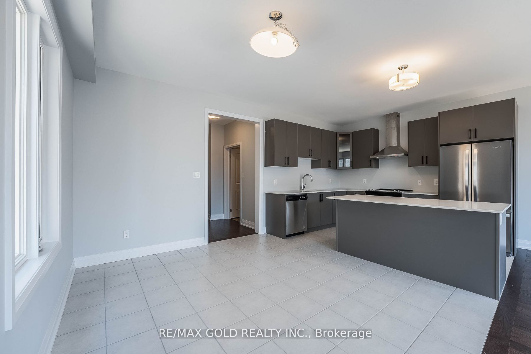 18 Sweet Cicely St