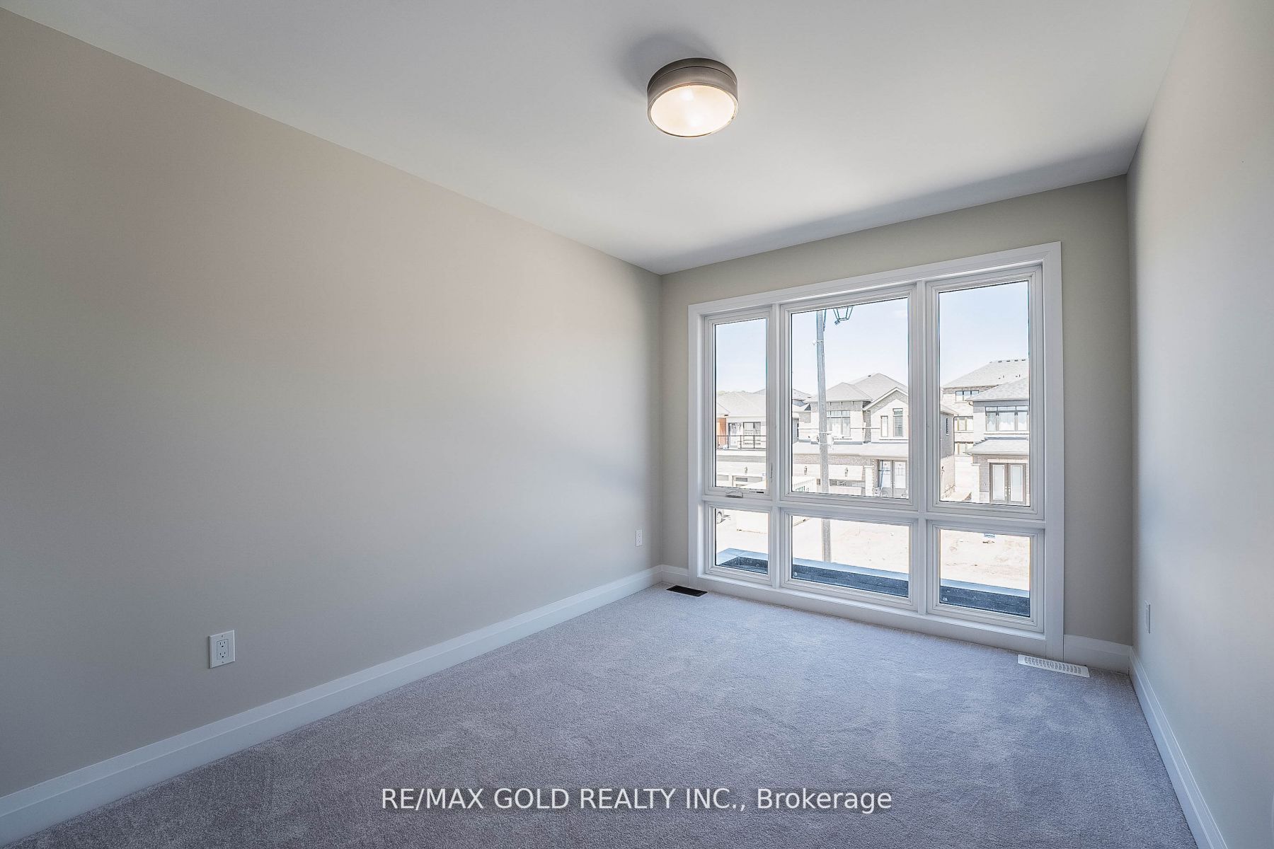18 Sweet Cicely St