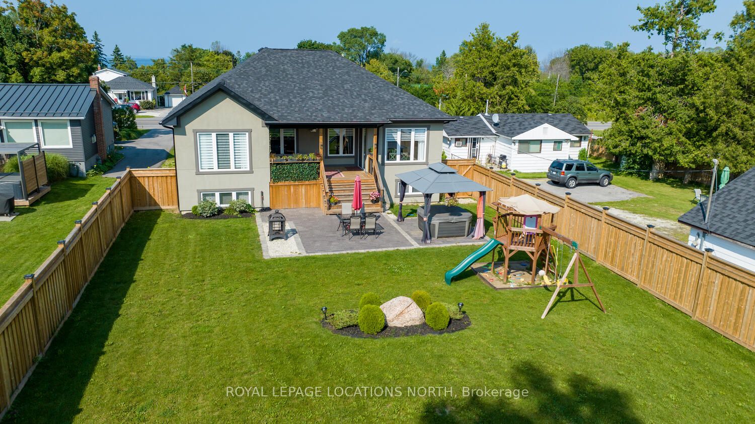 9789 Beachwood Rd