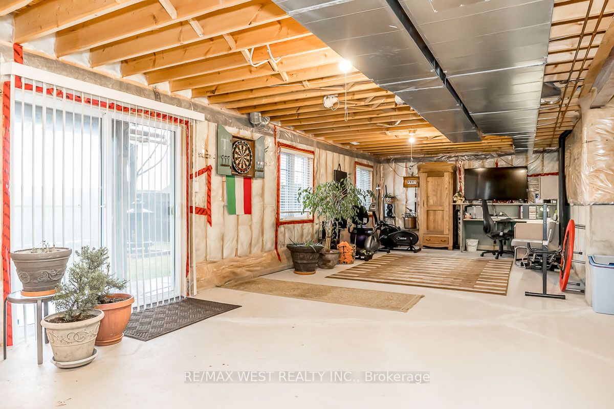 118 Succession Cres
