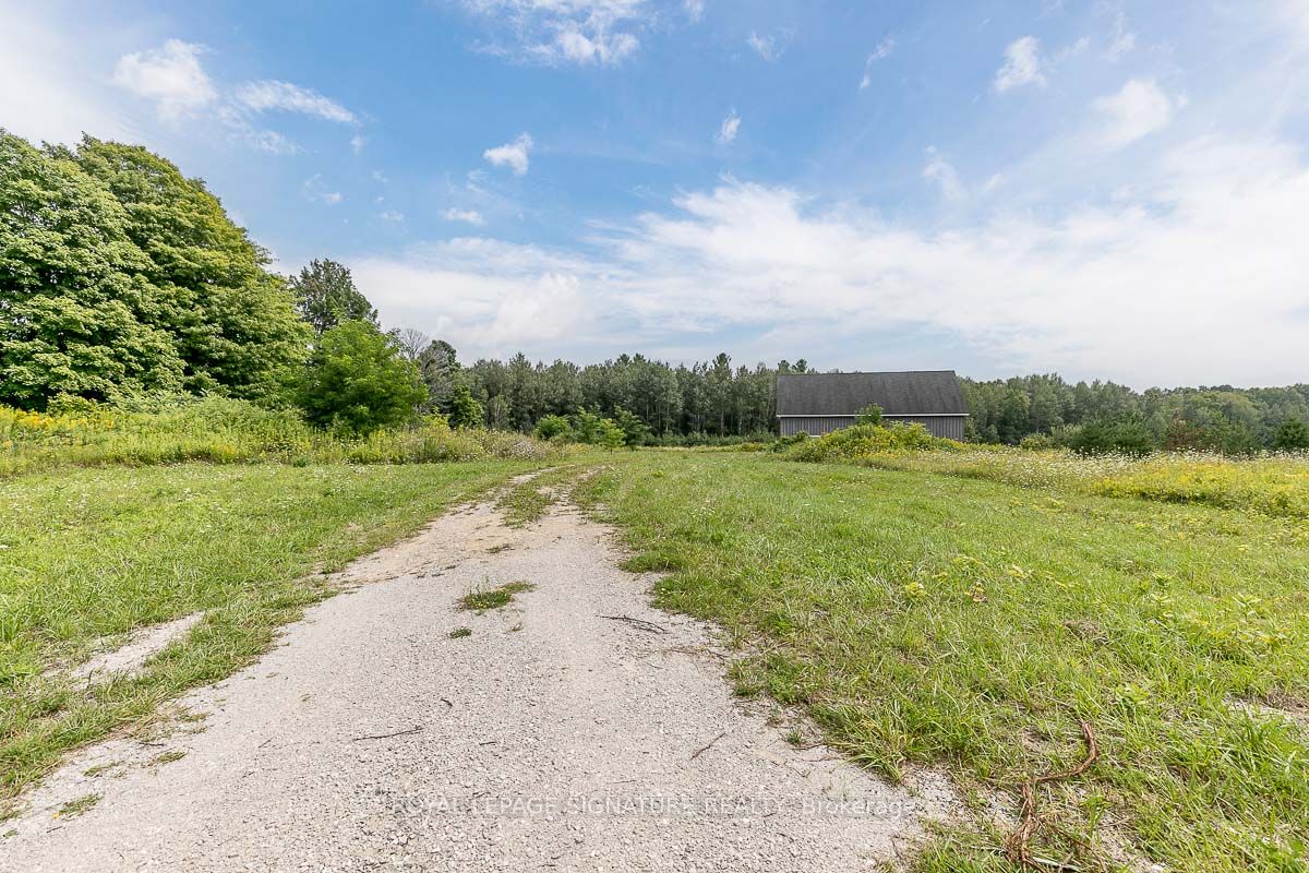 209 15/16 Sideroad