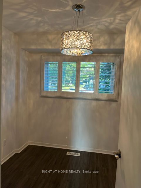 8 Peacock Lane