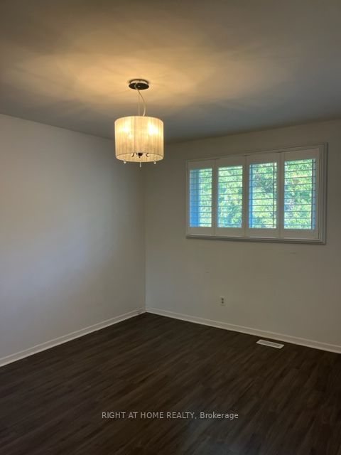 8 Peacock Lane
