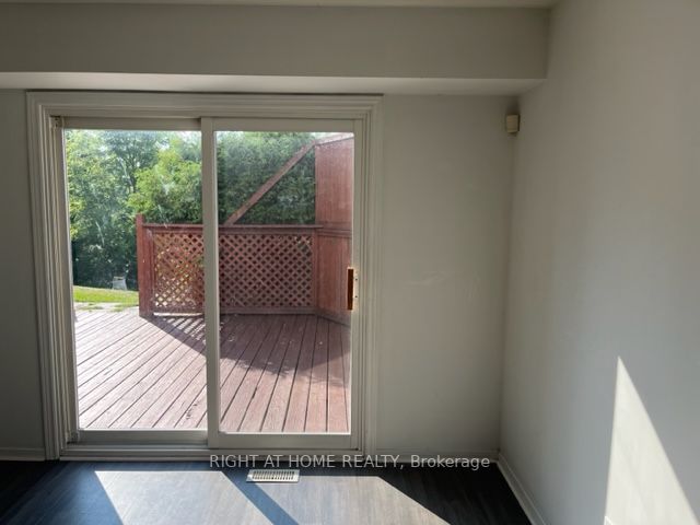 8 Peacock Lane