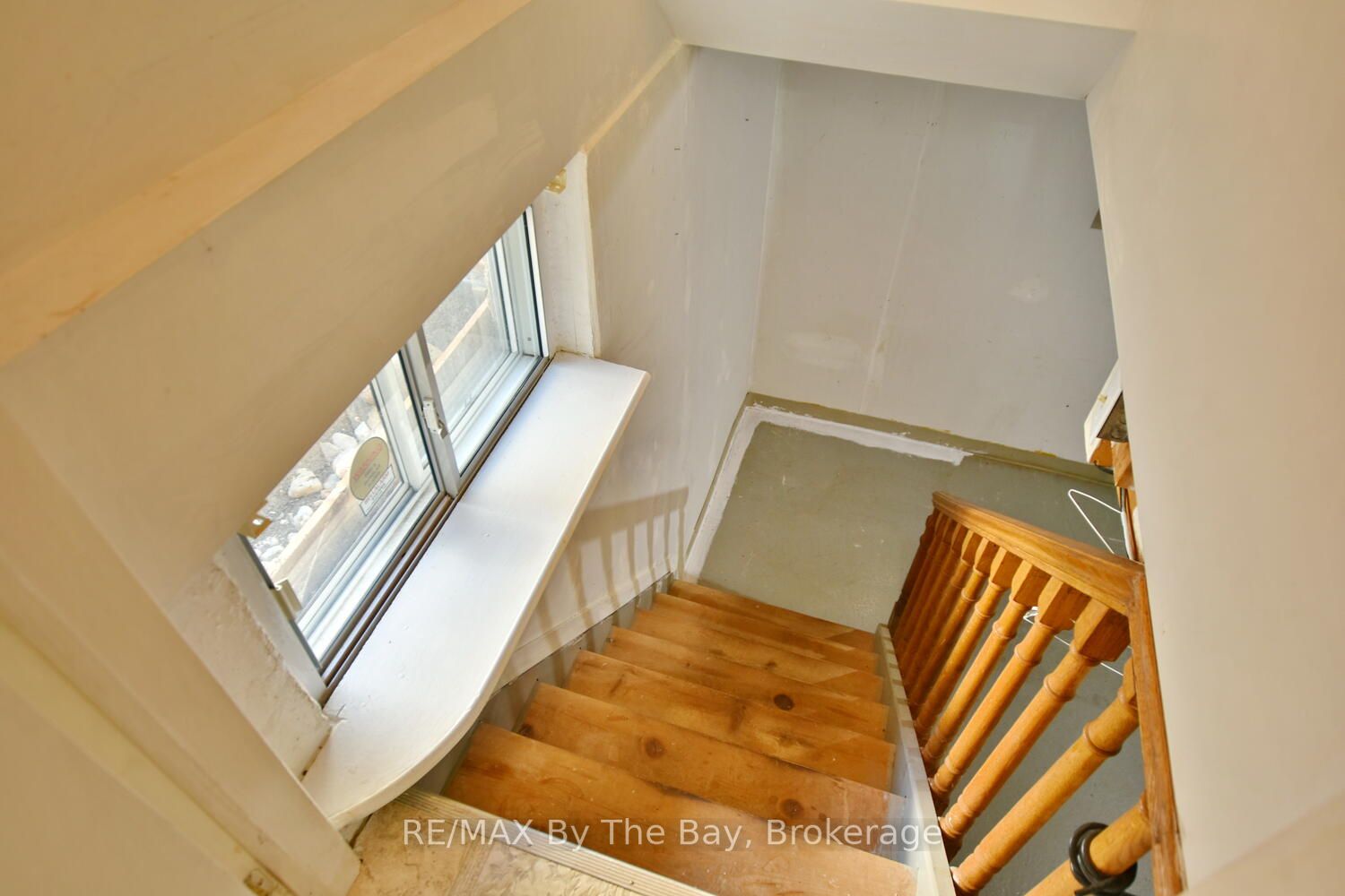 1152 Mosley Street