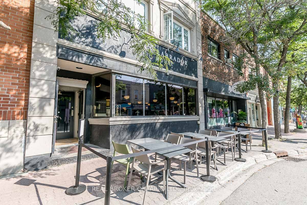 90 Mississaga St E