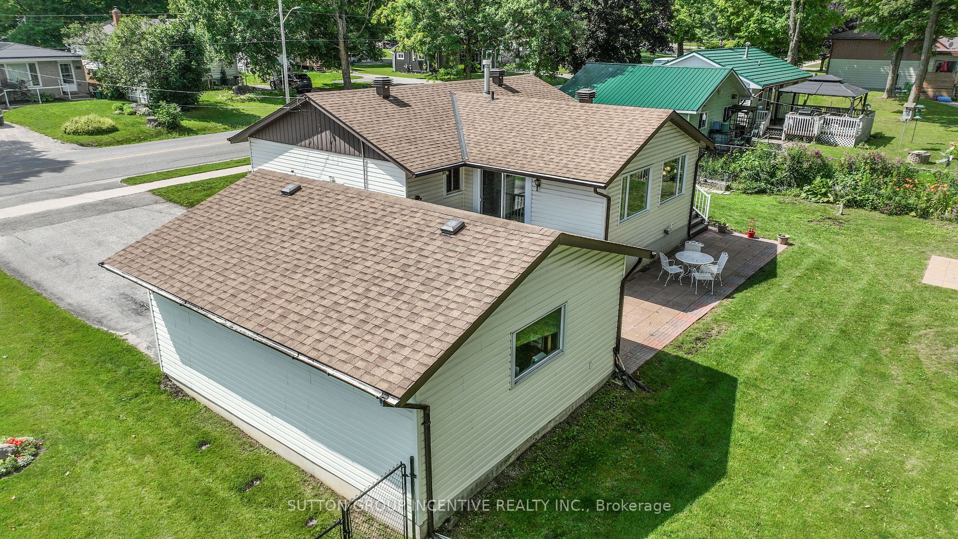 396 Mississaga St W