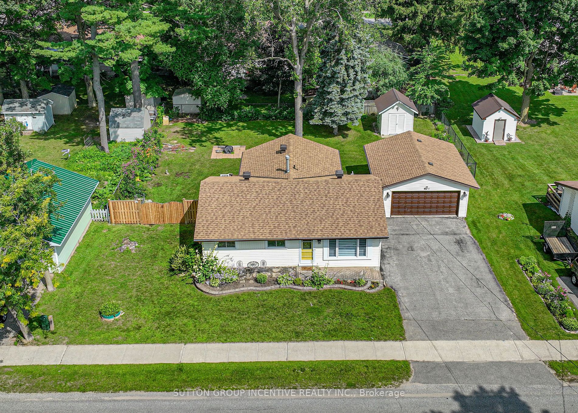 396 Mississaga St W