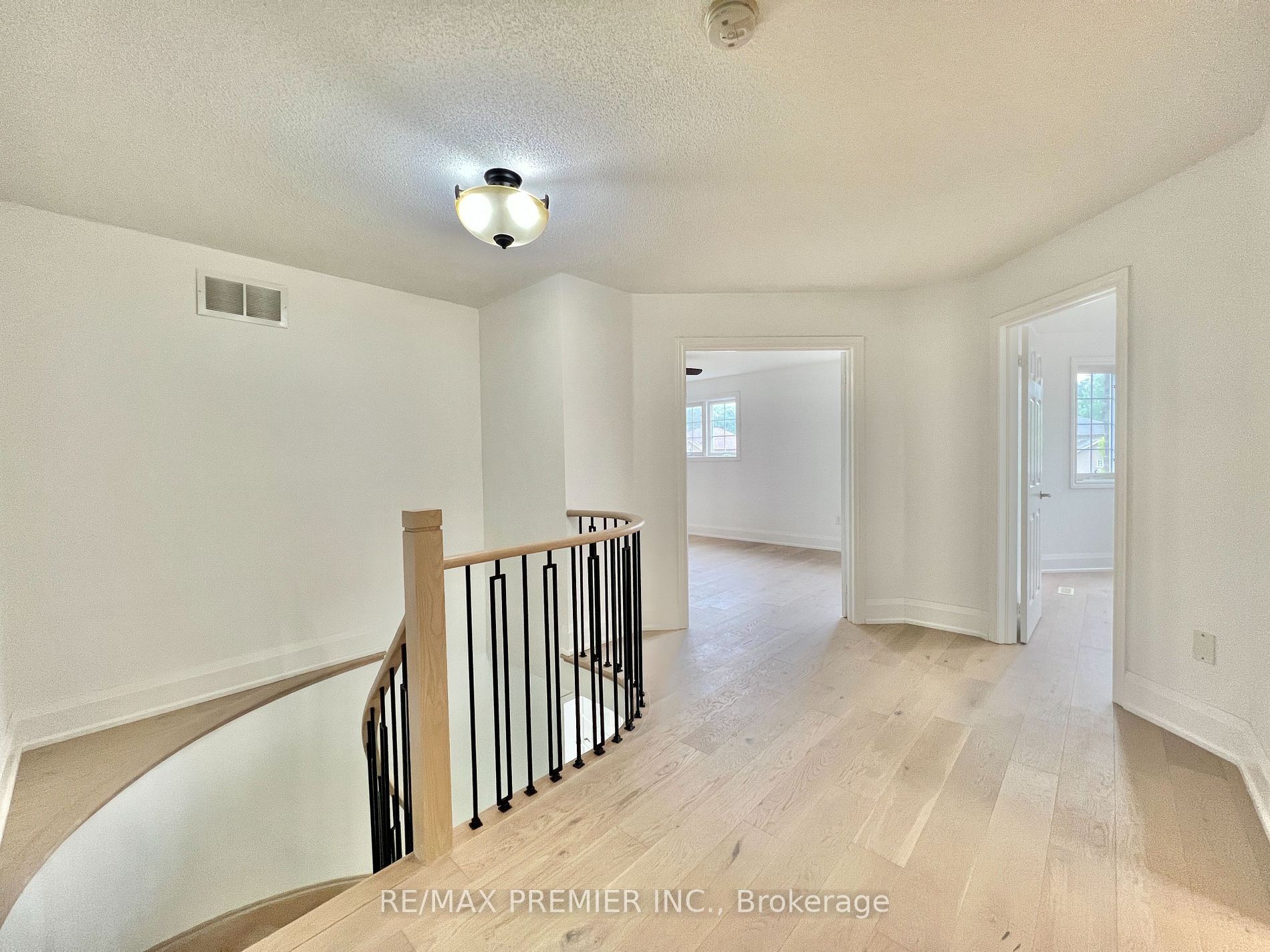 13 Oakside Court