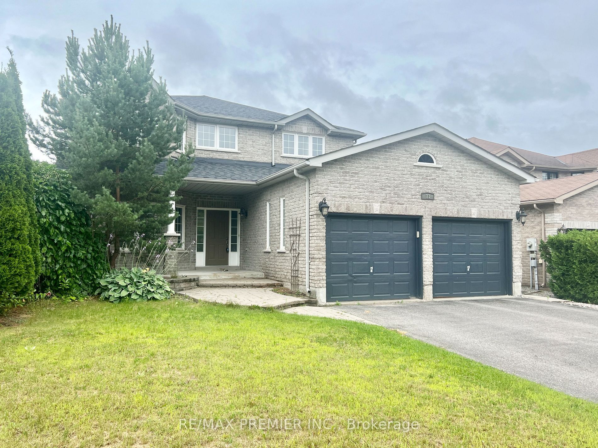 13 Oakside Court