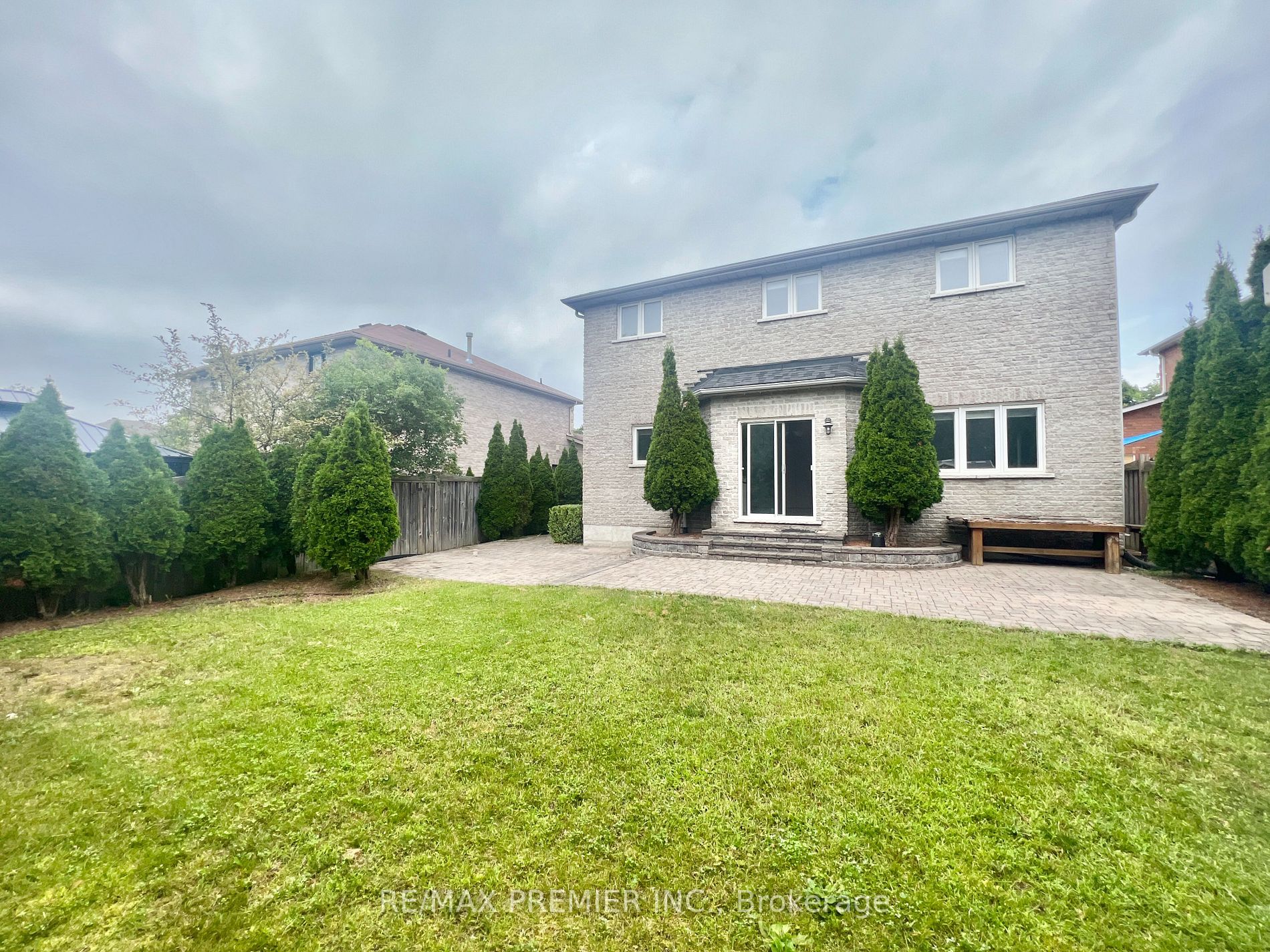 13 Oakside Court